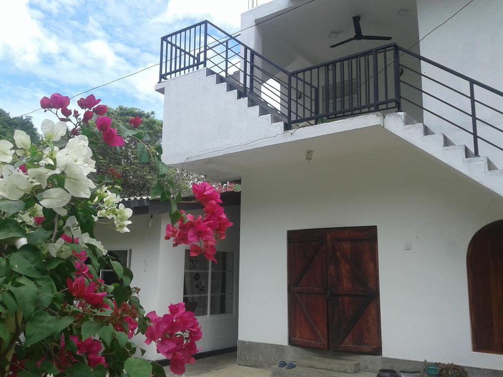 Aluthgedara Guest House Unawatuna Exterior photo